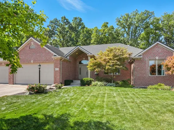 8230 Waterscape Dr, Fort Wayne, IN 46804