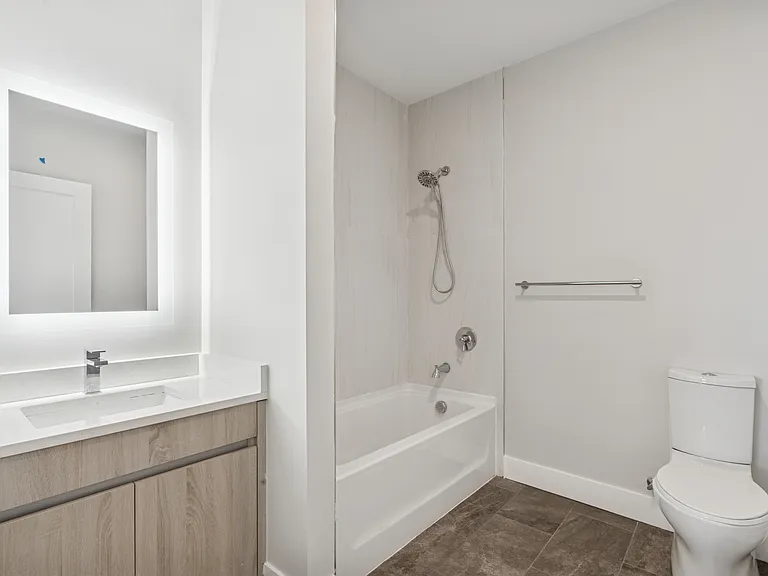 6810 Polk St — Photo 31