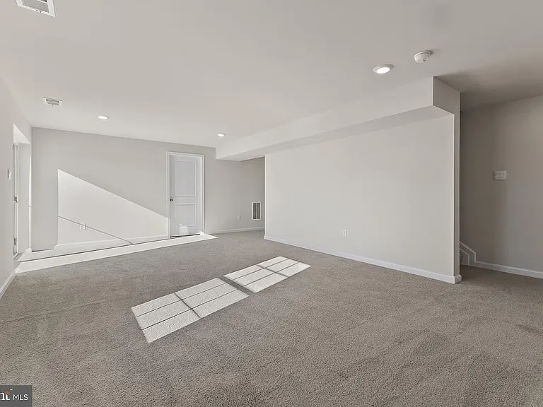 574 Atkinson St — Photo 6