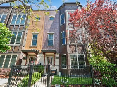 3447 N Whipple St, Chicago, IL, 60618