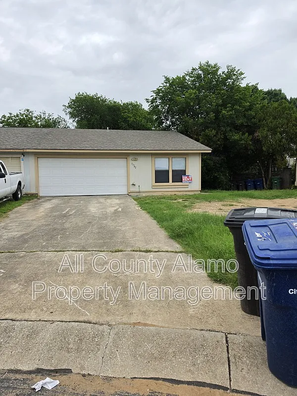 Building Photo - 11782 Spring Song Dr