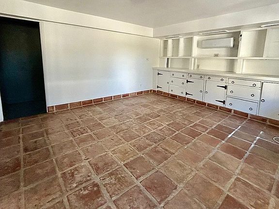 3rd image of 2130 Vista Del Mar St APT 16