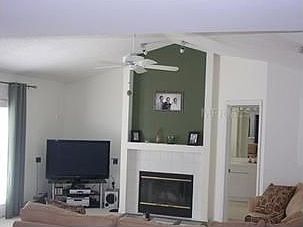 3rd image of 905 Lagoon Dr