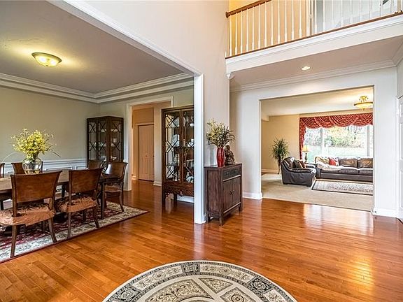 4th image of 623 Ciderberry Dr