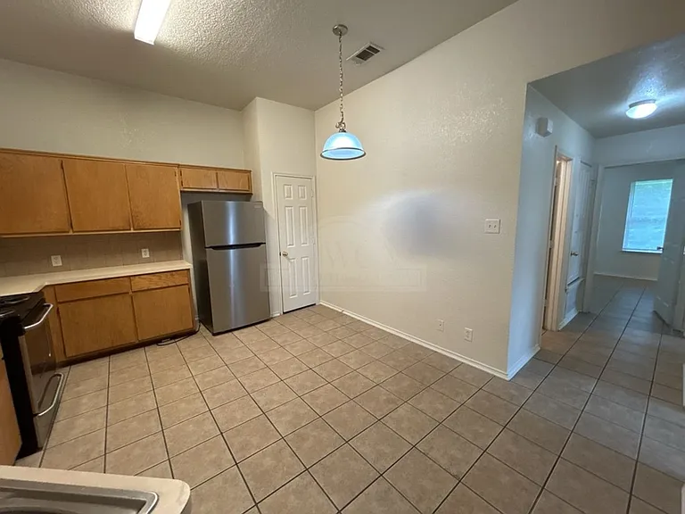 306 Jeff Gordon Dr — Photo 9