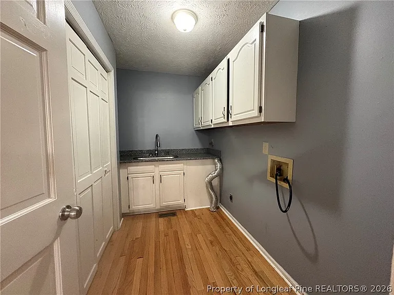 1987 Penrose Dr — Photo 11