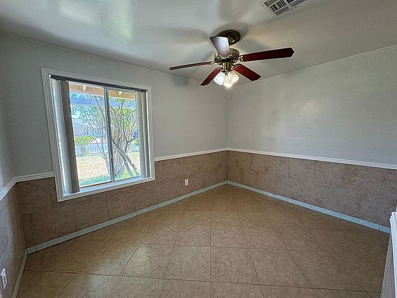 5th image of 4210 W Carol Ave