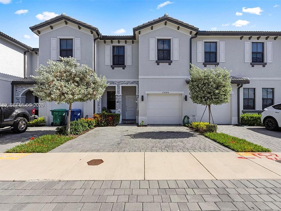 1st image of 13043 SW 286th Way