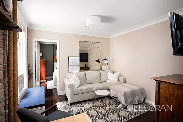 Sold by (Legacy) Elegran | media 12