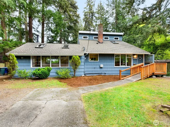 15822 34th Avenue NE, Lake Forest Park, WA 98155