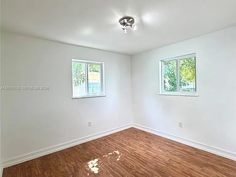 6472 Johnson St — Photo 9