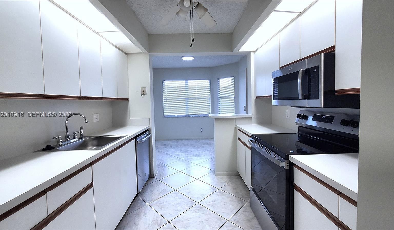 901 SW 128th Ave APT 311E