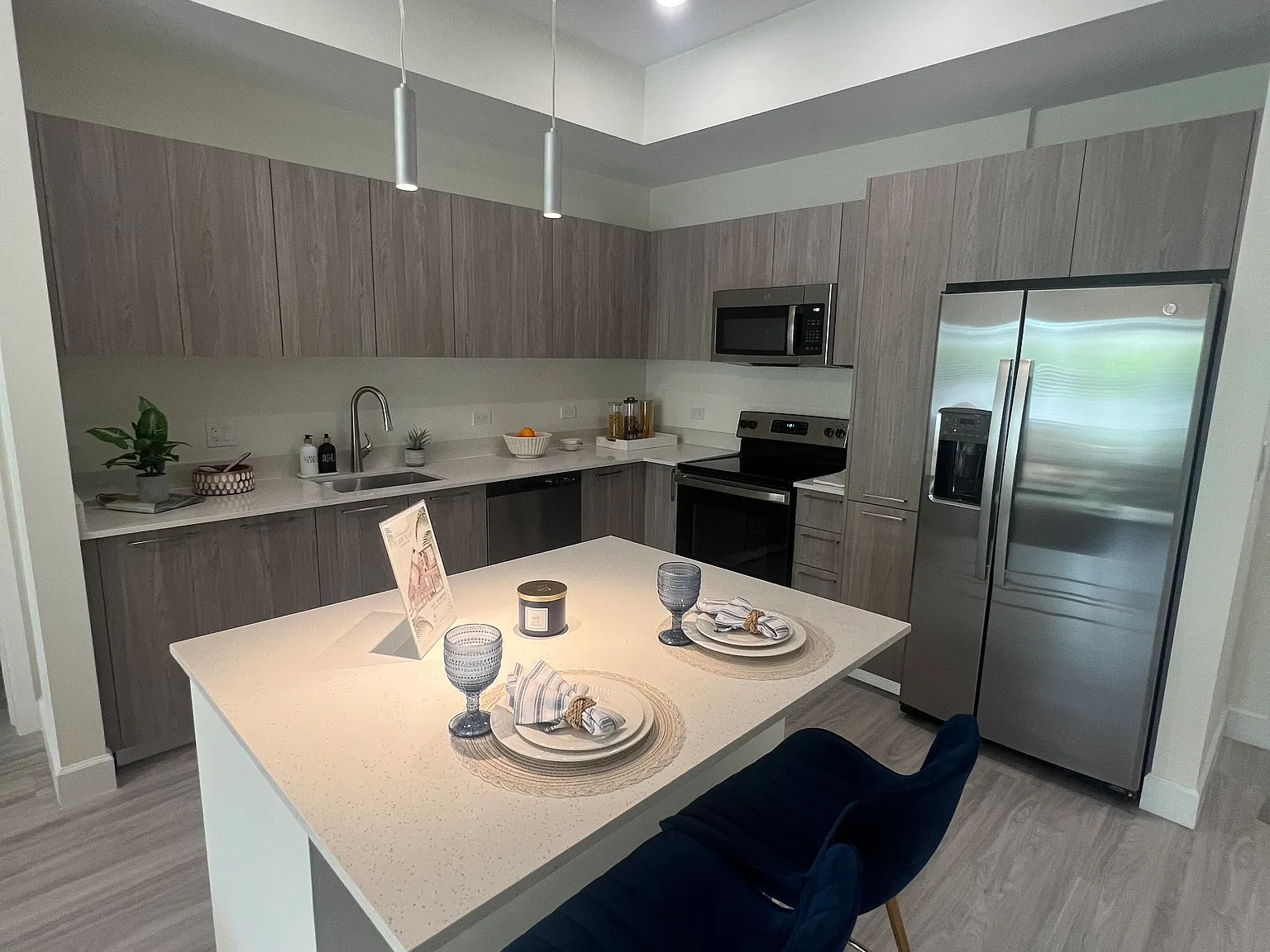 1 bed, 814 sqft, $2,150 — Photo 2