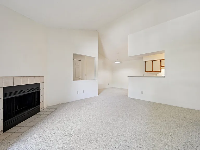 Hunter's Run Apartments — Photo 58