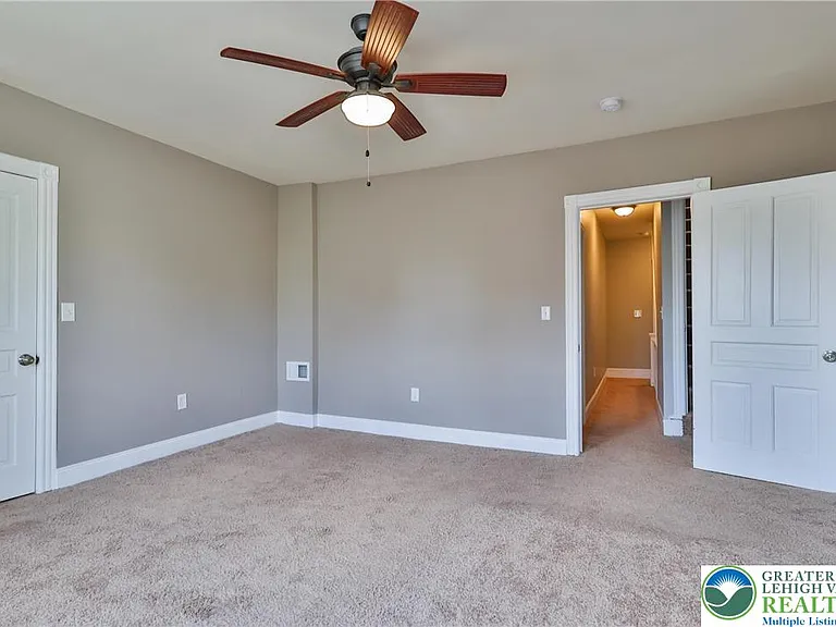 129 E Goepp St — Photo 17