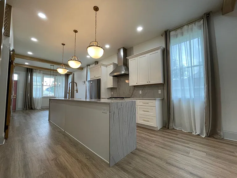833 Birch Ave — Photo 3