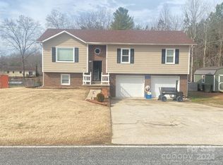3587 Deal Mill Rd, Hudson, NC 28638
