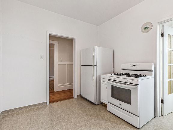 5th image of 2339 Union St APT 1