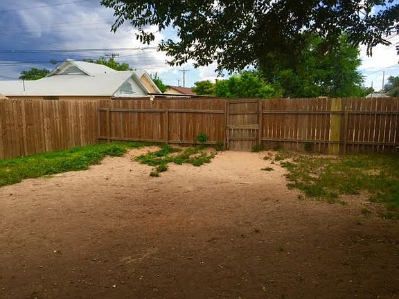 5th image of 210 S Avenue G