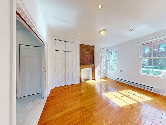 4th image of 214 Bedford Ave #1