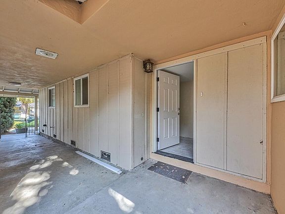 3rd image of 1446 Lexington Dr