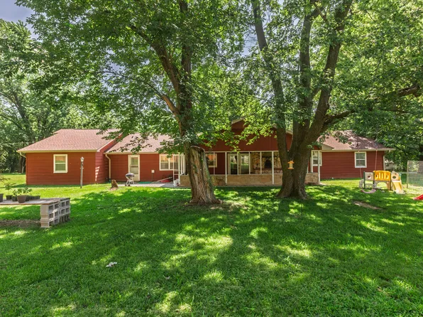 709 N High Street, Stockton, MO 65785