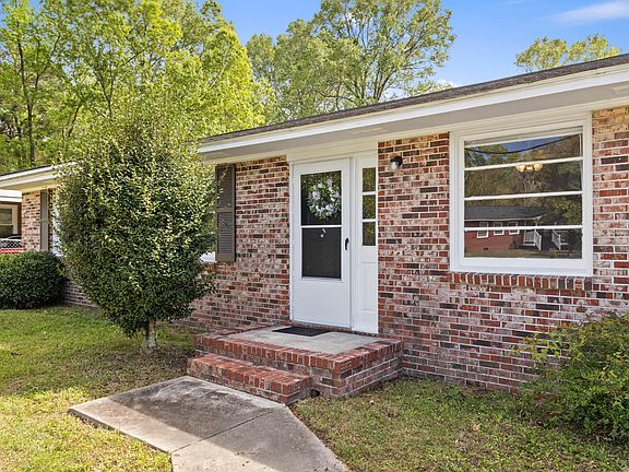 3rd image of 3215 Bonanza Rd