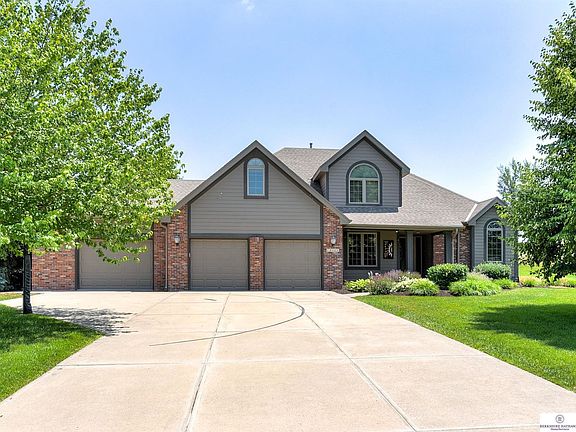 3rd image of 12117 Lewison Ln