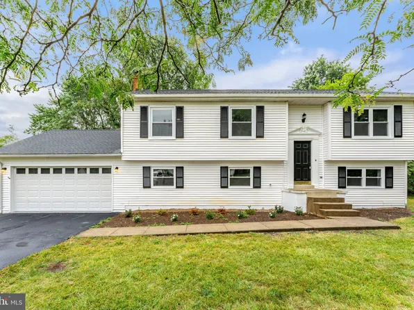 6740 Willowbrook Dr, Bealeton, VA 22712