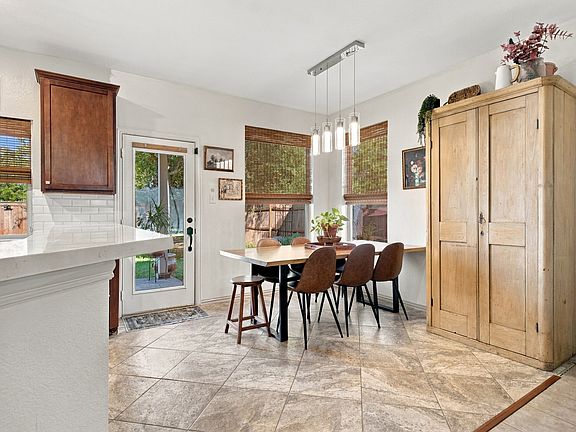 5th image of 8414 Romanway Dr