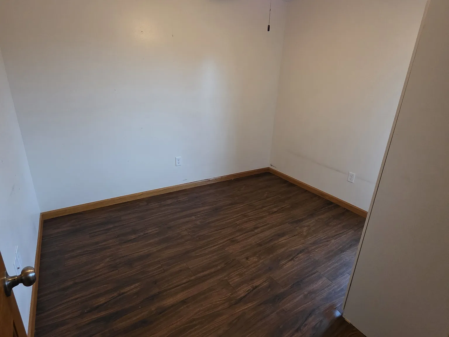 3 bed, $1,300 — Photo 2