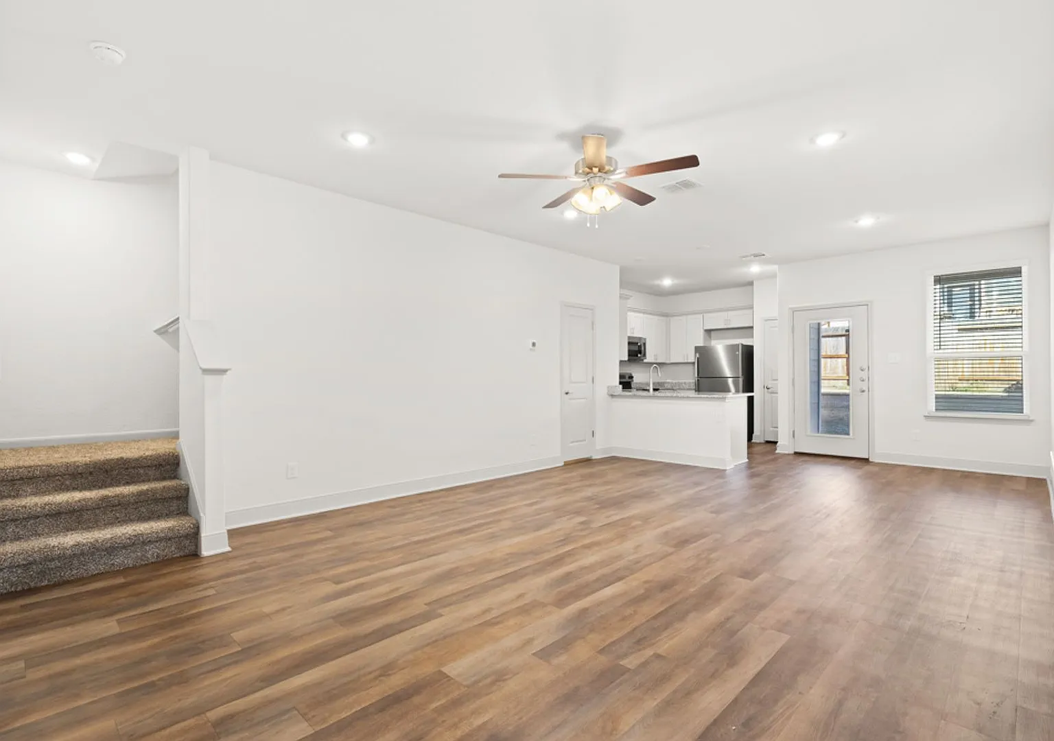 Well-Maintained 3-Bedroom Home Ideal for Students & Professionals! — Photo 2