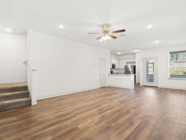 7620 Magnolia Vlg #102 — Photo 5
