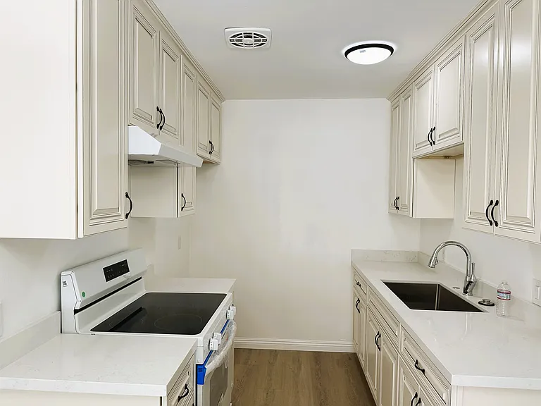 5115 Denny Ave #2 — Photo 3