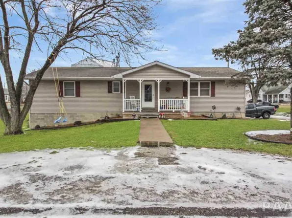 305 S Plum St, Glasford, IL 61533