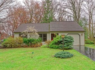 606 Top Ridge Dr, Albany, NY 12203