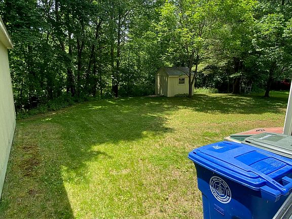 3rd image of 40 Puritan Drive