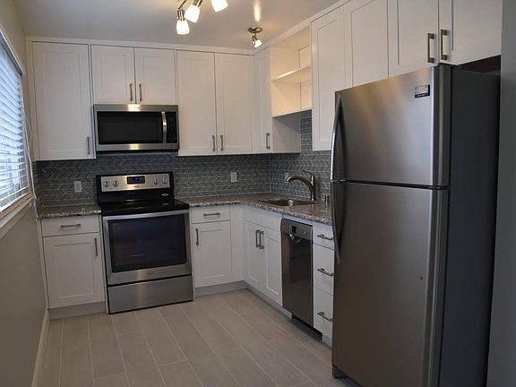 2nd image of 721 Corbett Ave #4