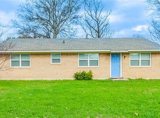 408 S Vine Ave, Cameron, TX 76520