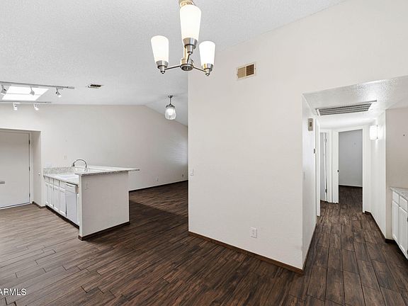 4th image of 2929 E BROADWAY Road #100