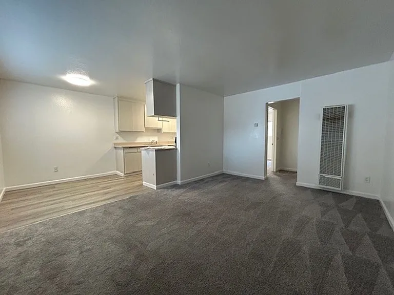 1 bedroom, 1 bath, apartment is perfect for those seeking a comfortable and convenient living space. — Photo 5