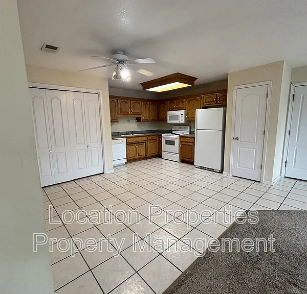 951 E Wildcat Run St #1 — Photo 2
