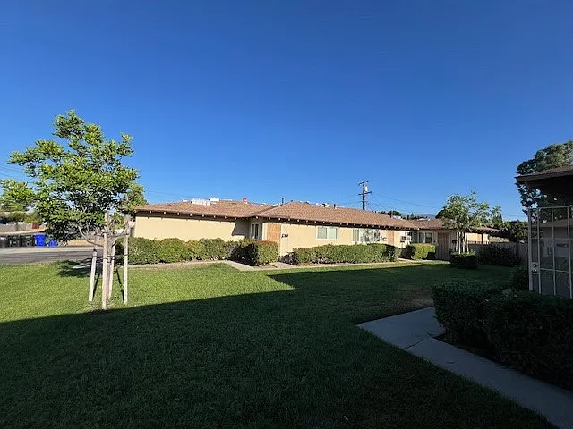 17362 Valencia Ave #B — Photo 6