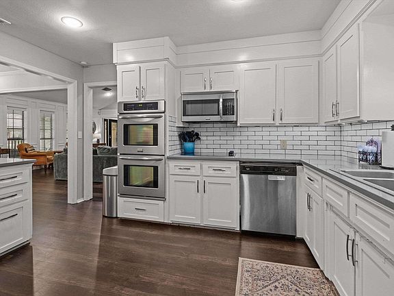 5th image of 306 Princess St