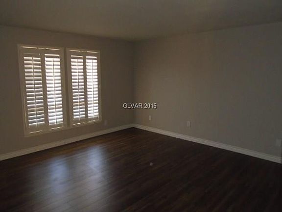 5th image of 3471 Victory Ave