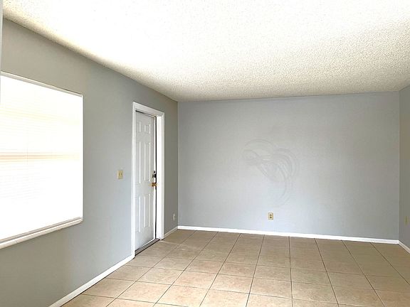 4th image of 1830 Michigan Ave #701-3
