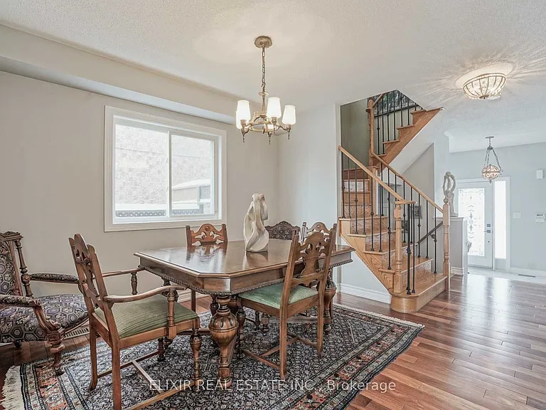32 Florette Pl — Photo 5