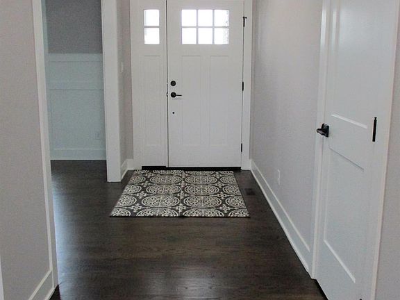 2nd image of 456 Lucy Ln