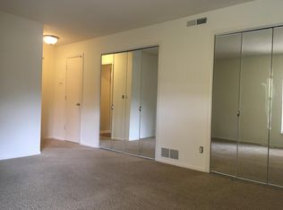 9931 Walnut Dr APT 204, Kansas City, MO 64114