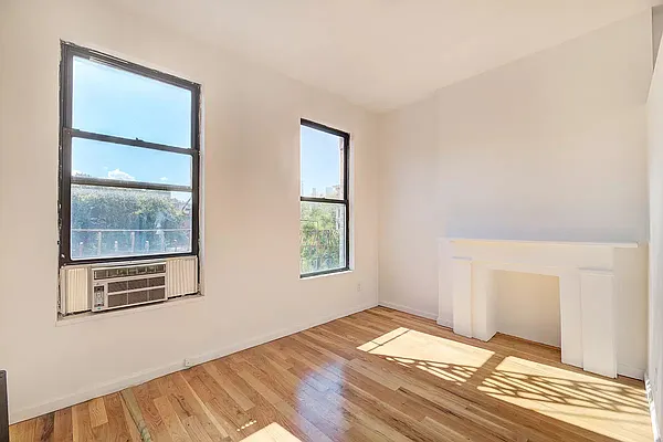 Rented by REAL New York | media 17